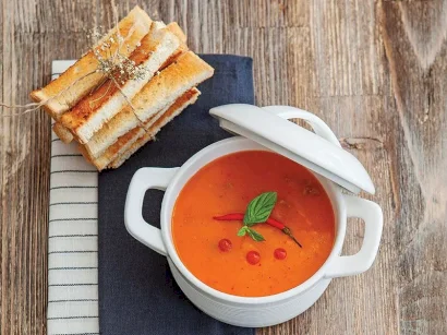 Kıymalı Tarhana Çorbası tarifi