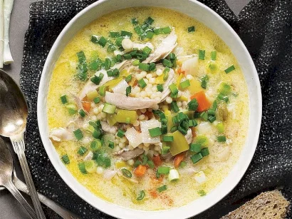 Kuskuslu Tavuk Çorbası tarifi