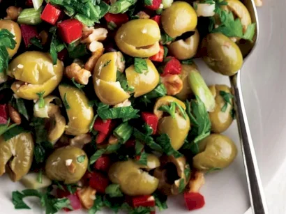 Antep Usulü Yeşil Zeytin Piyazı tarifi