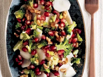 Brokolili Yer Elması Salatası tarifi