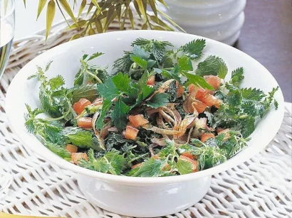 Isırgan Otu Salatası tarifi