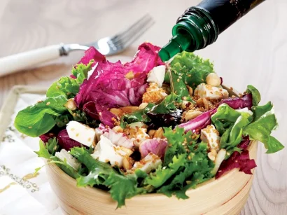 Kavrulmuş Susamlı, Peynirli Salata tarifi