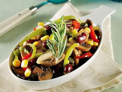 Mantarlı Ve Fasulyeli Salata tarifi
