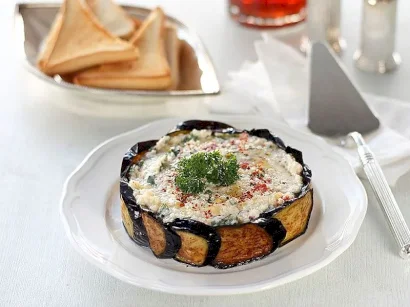 Patl��can Taçlı Bulgur Salatası tarifi