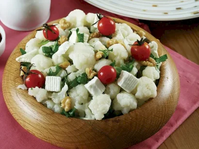 Peynirli Karnabahar Salatası tarifi