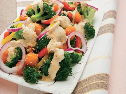 Tahinli Brokoli Salatası tarifi