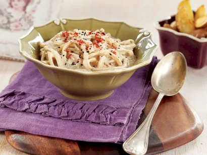 Tahinli Soğan Salatası tarifi