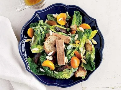 Ton Balıklı Ve Kayısılı Salata tarifi