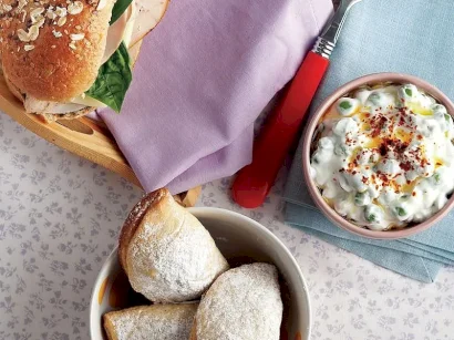 Yoğurtlu Bezelye Salatası tarifi