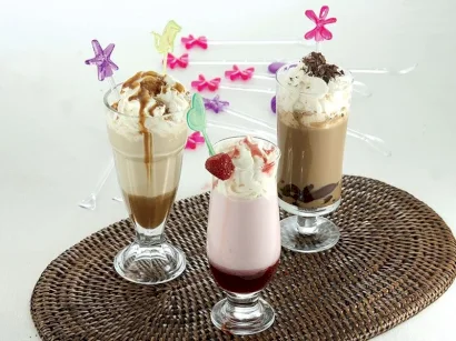 Çilekli Milkshake tarifi