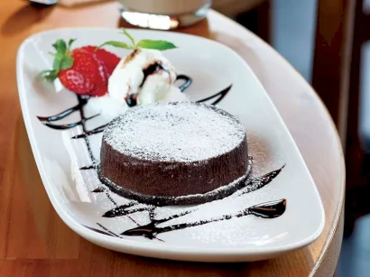 Dondurmalı Sıcak Çikolatalı Kek tarifi