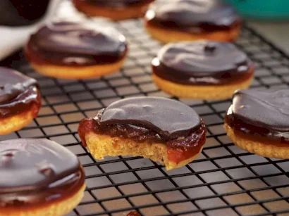 Kan Portakallı Sünger Kek tarifi