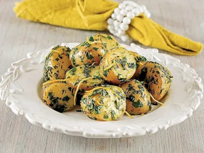 Sarımsaklı Ve Kekikli Patates Salatası tarifi