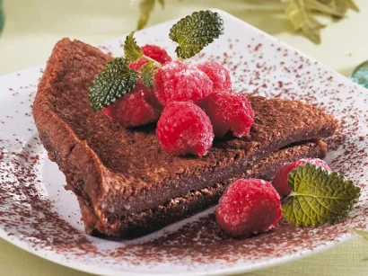 Çikolatalı Ve Frambuazlı Tatlı tarifi