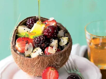 Kinoalı Ballı Meyve Salatası tarifi