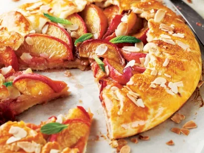 Şeftali Ve Bademli Galette tarifi