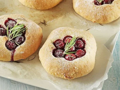 Vişneli Focaccıa tarifi