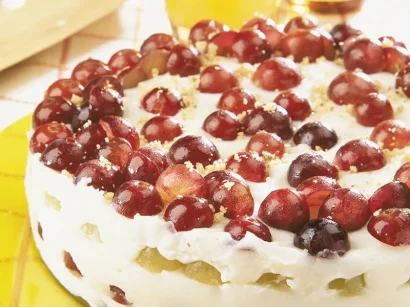 Üzümlü Ve Muhallebili Pasta tarifi