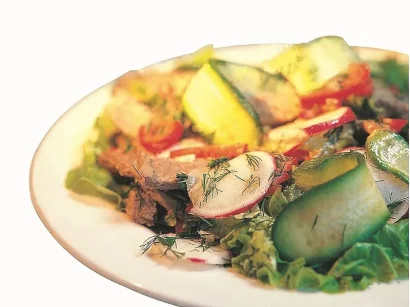 Dana Fileto İle Tayland Salatası tarifi Dana Fileto İle Tayland Salatası tarifi