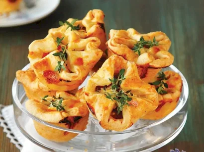 Beyaz Peynirli Ve Domatesli Bohça Börek tarifi