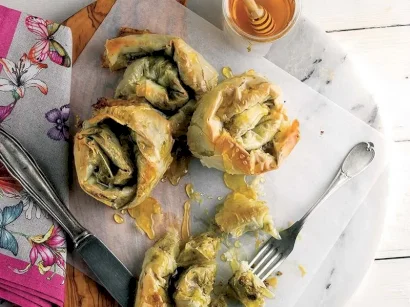 Fıstıklı Börek tarifi