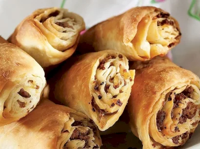 Kıymalı Kuru Börek tarifi