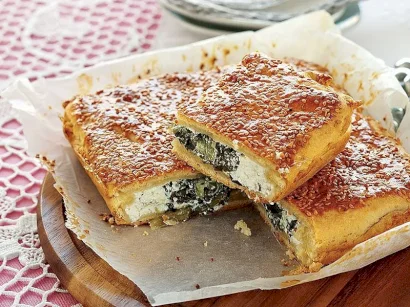 Peynirli Pazılı Börek tarifi Peynirli Pazılı Börek tarifi