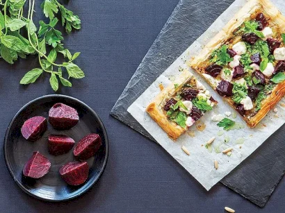 Pancarlı Ve Keçi Peynirli Pizza tarifi