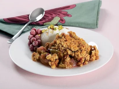 Elmalı Ve Frenk Üzümlü Crumble tarifi