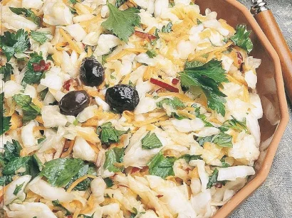 Kerevizli Lahana Salatası tarifi