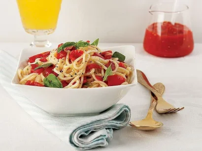 Biberli Ve Kiraz Domatesli Spagetti tarifi