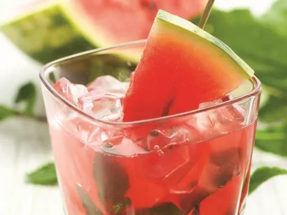 Acılı Ve Misket Limon Soslu Karpuz Salatası tarifi