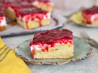 Ahududu Soslu Kek tarifi