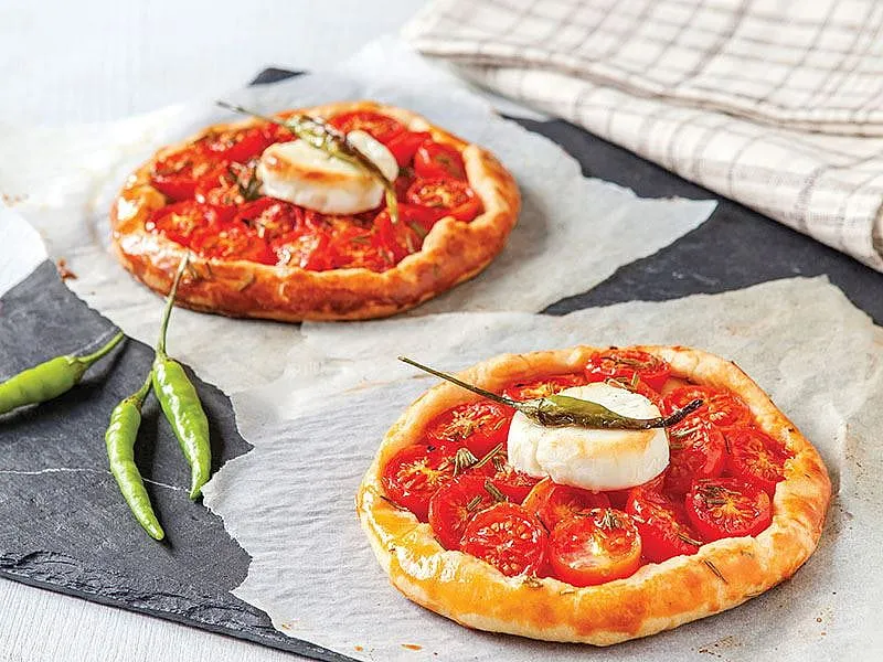 Domatesli Mini Galette tarifi