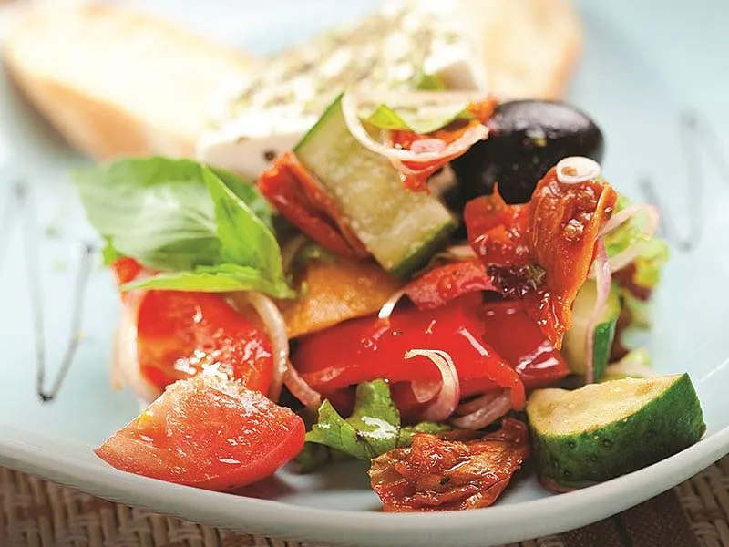 Ege Salatası tarifi