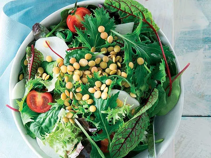 Mercimekli Yeşil Salata tarifi