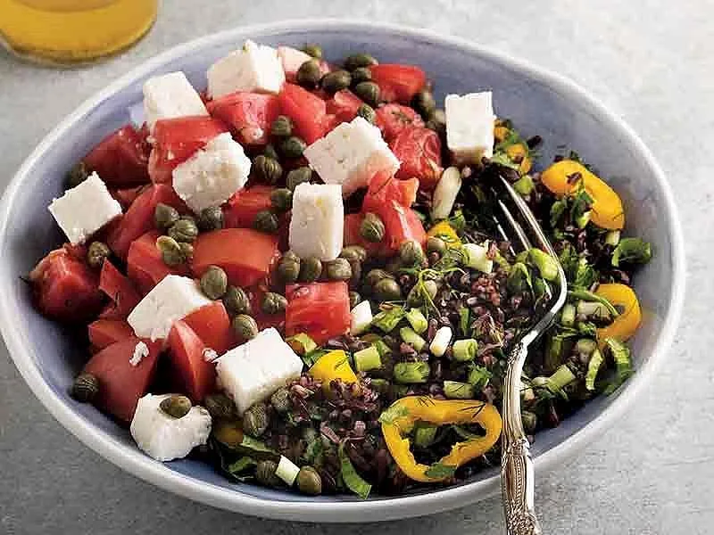 Pembe Domatesli Pirinç Salatası tarifi